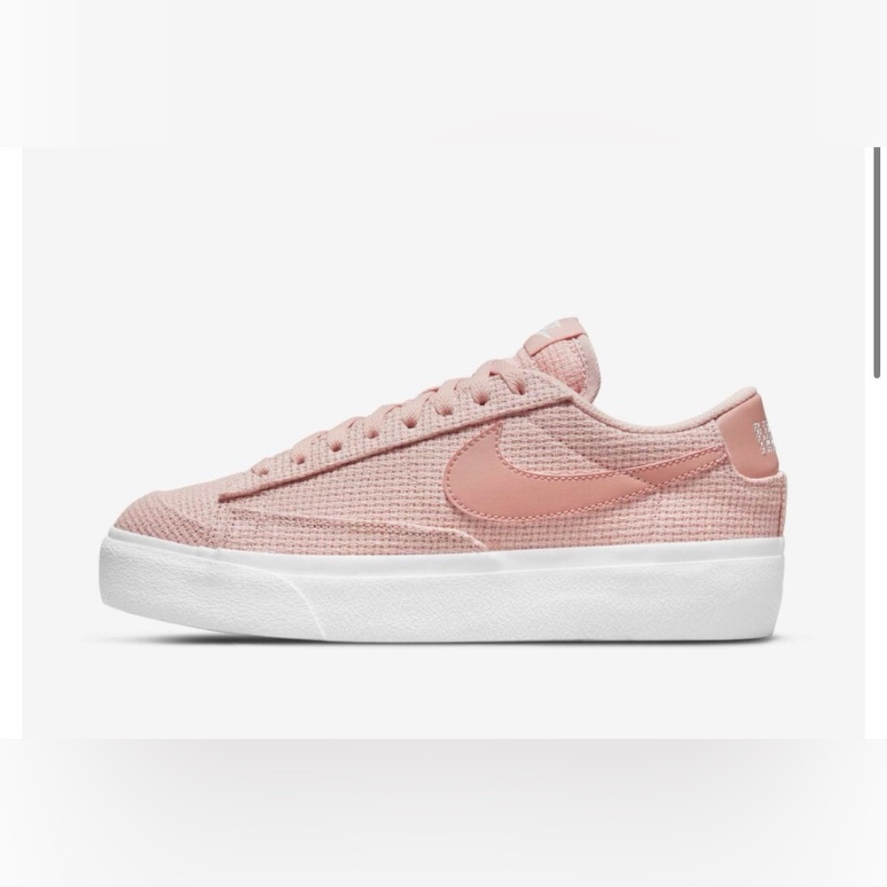 Nike Blazer Low Platform Women's Shoes Pink Oxford/Summit White/Pink Oxford/Rose - Picture 1 of 10